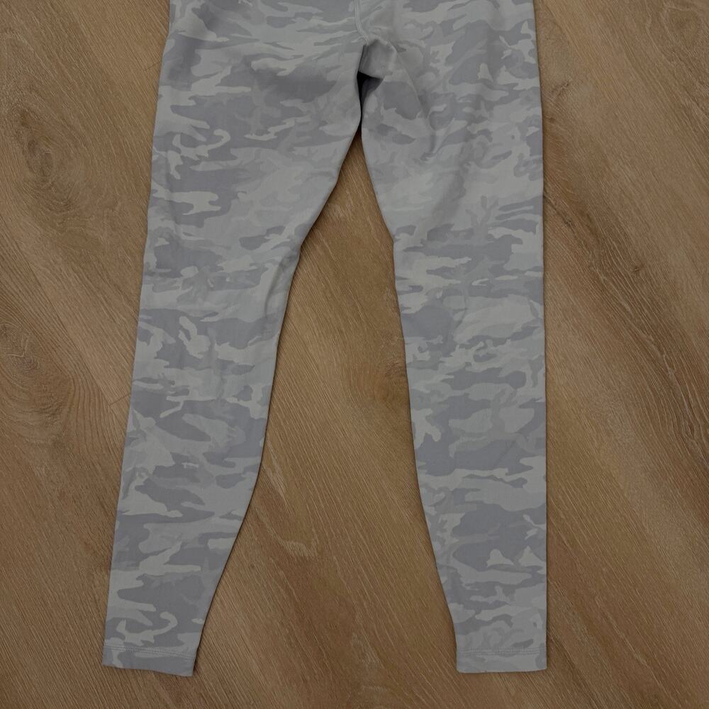 Women’s Lululemon Wunder Under Leggings White Camouflage Print Size 12 - Picture 7 of 8